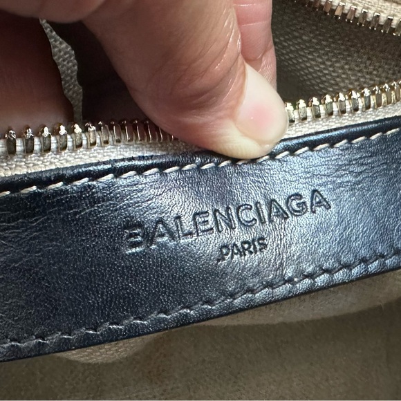 Authentic Balenciaga Black Leather Women's Bag - Picture 8 of 10